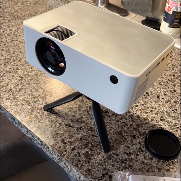 Fangor Wi-Fi projector